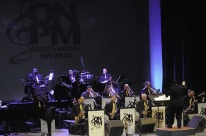 Un momento de la estelar actuación de la Orquesta Nacional Papa Molina, bajo la dirección del maestro Sandy Gabriel, en la Sala Principal del Teatro Nacional Eduardo Brito.