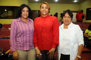 Rosa Miriam Arias, Iris Méndez y Josefina García