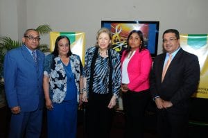 Francisco Cruz Pascual, Zeneyda De Jesus, Margarita Copello de Rodríguez, Greysy Reyes y Manuel Peña Conce
