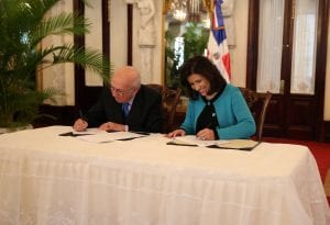 La vicepresidenta Margarita Cedeño y el director de la DIGEIG, Marino Vinicio Castillo, acordaron instruir en valores.