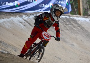 Participante en la competencia de BMX.