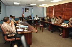 Los miembros del observatorio del agua reunidos.