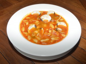 Plato Gourmet Fabes de Almeja del RESTAURANTE VIÑAO” de Gijón, Asturias