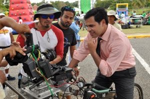 La película Pal Campamento es dirigida por Roberto Angel Salcedo.