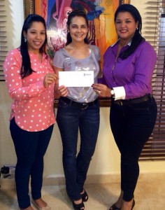 Vianela Acosta,Nelva Peláez y Cristina García de Acosta