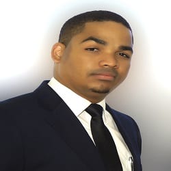 Es experto en Derecho del Trabajo Y estudioso del Derecho Constitucional.