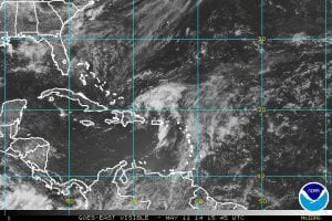 Resumen. Baja presión en altura. Vaguada sobre Puerto Rico. Aguaceros débiles a moderado, siendo fuertes en ocasiones. Tormentas eléctricas y posibles ráfagas de viento.