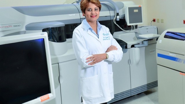 Jacqueline Lara. Encargada del Laboratorio Clínico de CEDIMAT.