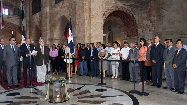 Personalidades del mundo intelectual estuvieron presente en el acto efectuado este miércoles con motivo del natalicio de Pedro Henríquez Ureña.