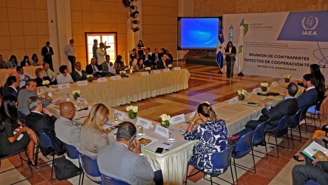 Reunión en el país de contrapartes con  el director general adjunto de cooperación  técnica del Organismo Internacional de Energía Atómica (OIEA), Dazhu Yang.