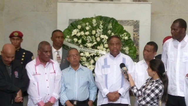 Danilo Díaz, ministro de Deportes habla en el acto con motivo del Día Nacional de los Clubes.