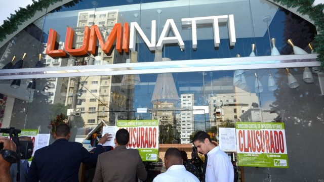 Uno de los establecimientos comerciales cerrados por la DGII por violar normas en el "Viernes Negro".