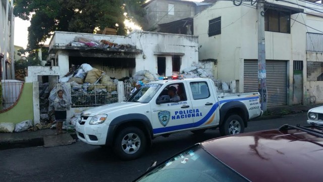 En este depósito de botellas fue donde se originó el incendio, que provocó la muerte de Rafael Isalguez del Pilar. Foto de Roberto Reyes.