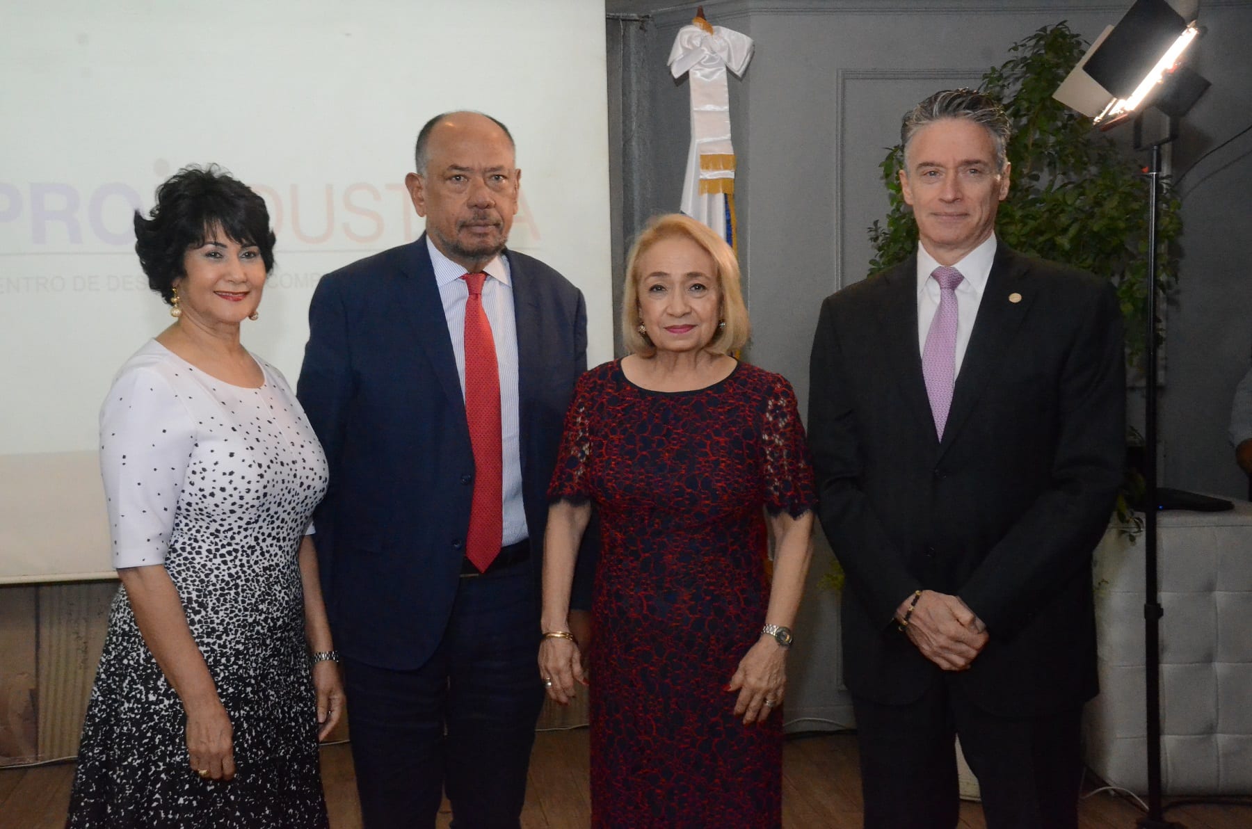 Tilza Gómez, Victor Ortíz, Alma Fernández, Wifredo Oliver