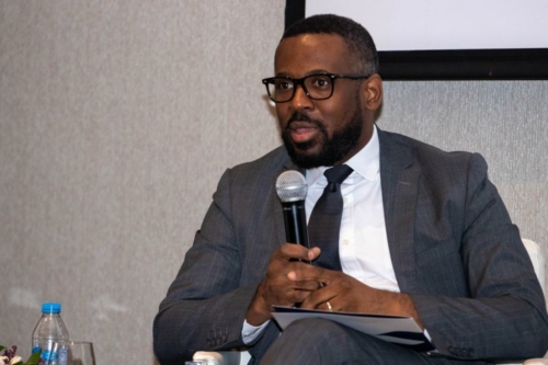 procuradores adjuntos.