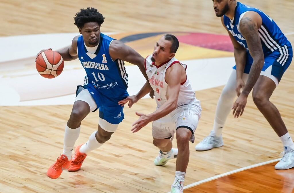 Dominicanos imponen autoridad y vencen a México en su debut mundialista