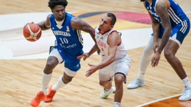 Dominicanos imponen autoridad y vencen a México en su debut mundialista