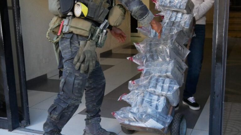 DNCD Decomisa 114 Paquetes de Presunta Cocaína en Bani