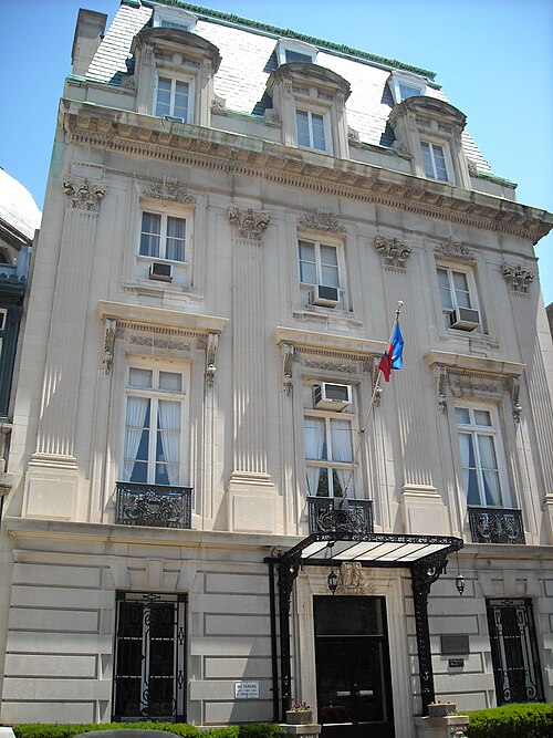 Estados Unidos ordena la salida de varios diplomáticos haitianos