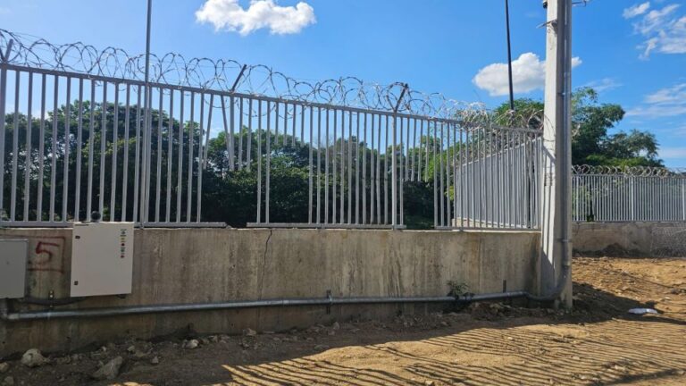 Las Aperturas son Temporales en verja perimetral en en la zona fronteriza de Dajabón