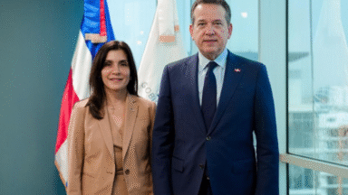 Nueva embajadora EEUU inicia agenda en el MICM.